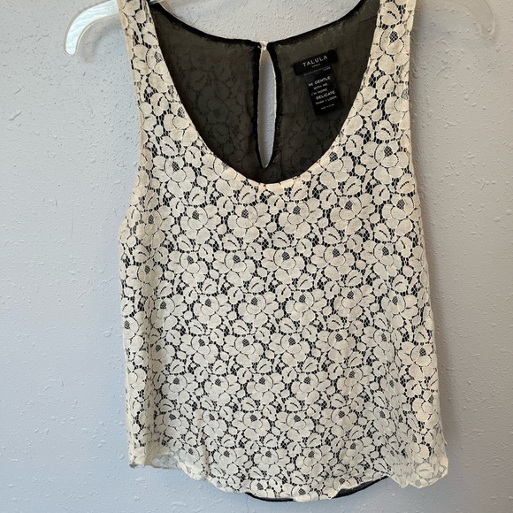 Aritzia Tops - ARITZIA Talula Lace Tank